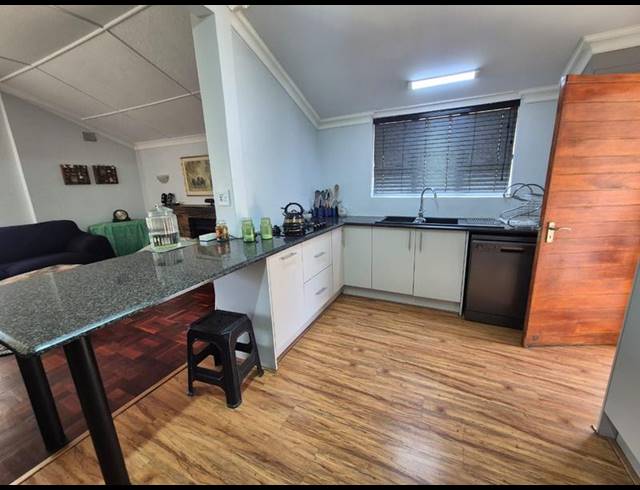 3 BEDROOM HOUSE FOR SALE IN SOUTH CREST